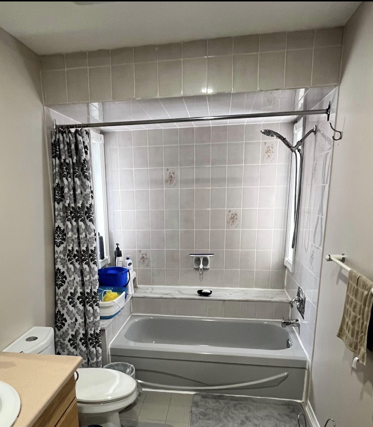 Salle de bain à Boucherville — avant rénovation